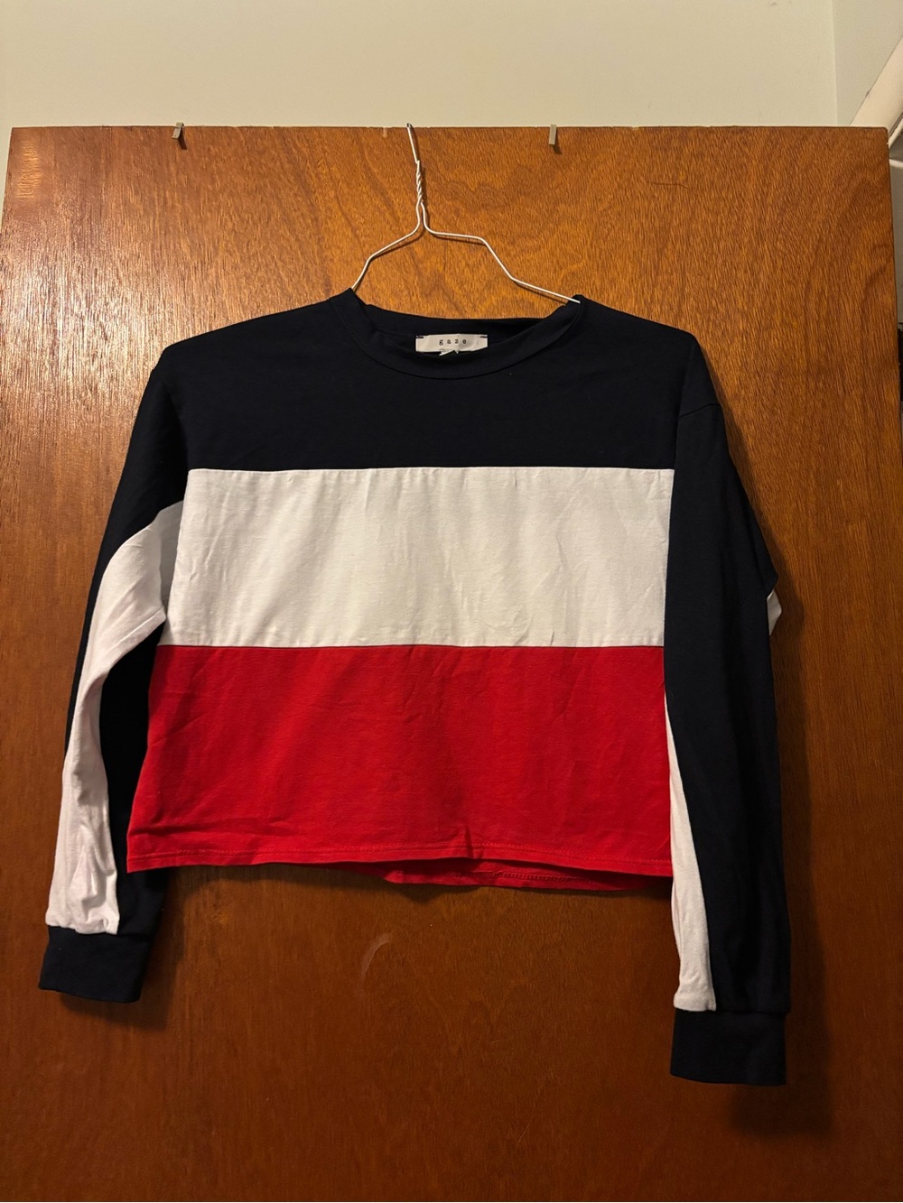 Colorblock Long-Sleeve Crop Top - black, White & Red